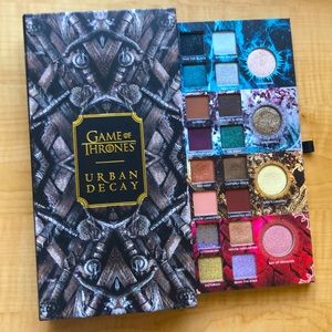 Urban Decay Game of Thrones Eyeshadow Palette